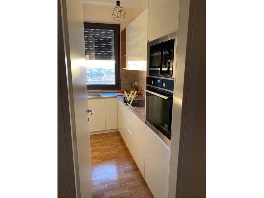 JEPET APARTAMENT 1+1+VERANDE ME QERA TE RRUGA E BARRIKADAVE 800 EURO 3