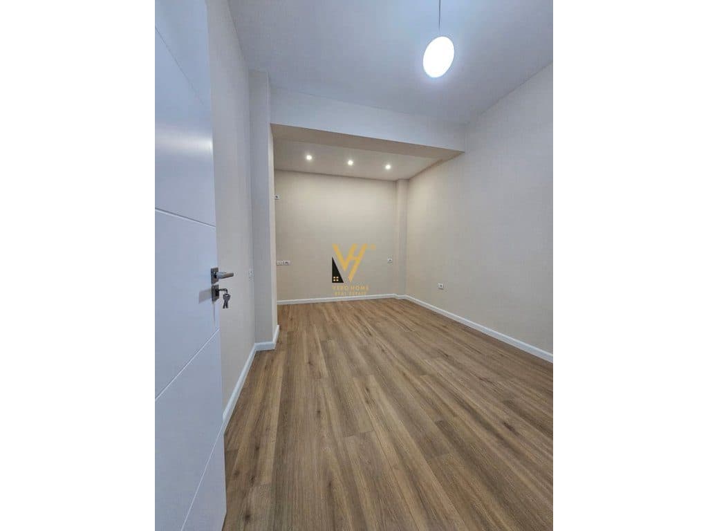 SHITET APARTAMENT 1+1 TE GLOBE, RRUGA E KAVAJES 170.000 EURO 4