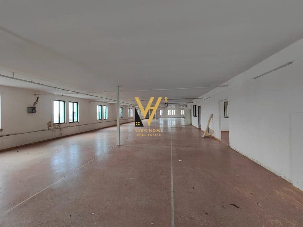 SHITET AMBIENT BIZNESI 740 M2 TE FERIT XHAJKO 70.000.000 LEKE
