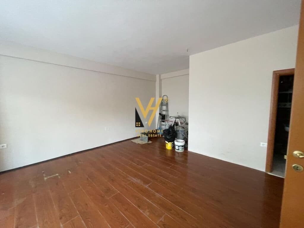 Jepet Ambient Biznesi me qera te Stacioni i Trenit 100 m2