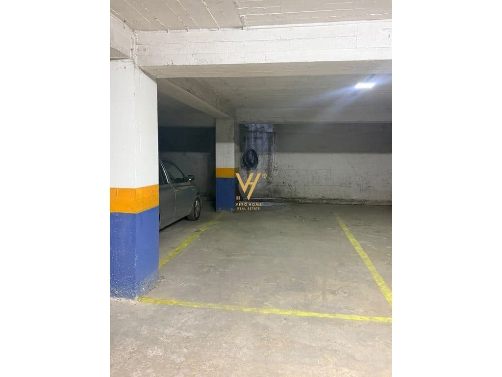 SHITET GARAZH 20 M2 TE RRUGA E KAVAJES 2.500.000 LEKE