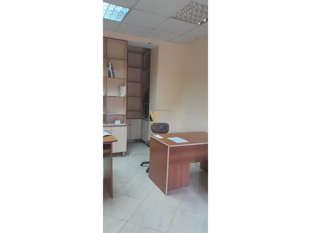 Jepet zyre me qera te Brryli 40 m2 3