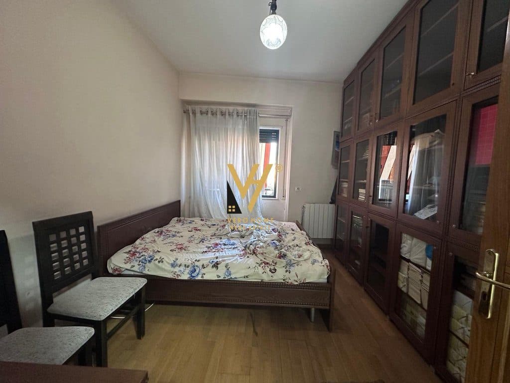 JEPET APARTAMENT 3+1+BLK ME QIRA TE RRUGA E BARRIKADAVE 1.500 EURO 4