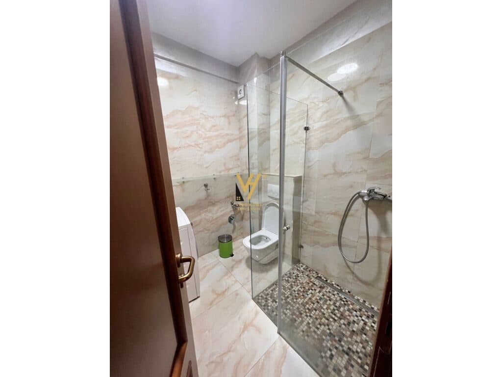 Shitet Apartament 2+1+ballkon te Gjimnazi Partizani 85 m2 3