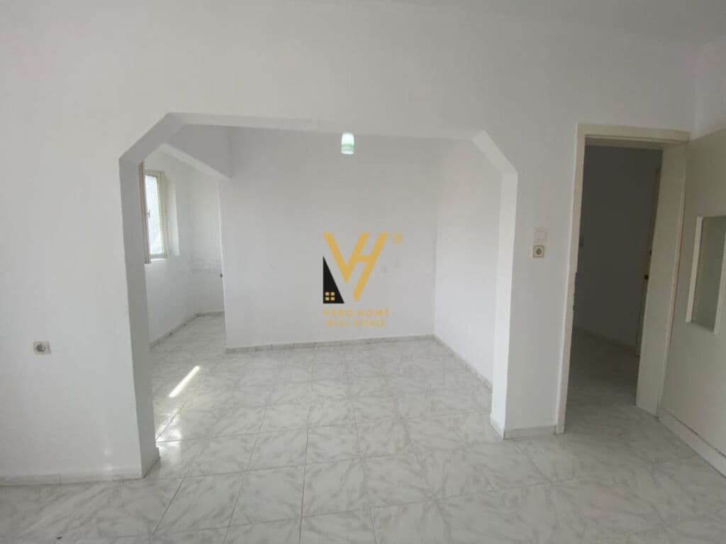 Shitet apartament 1+1 te Rruga Niko Avrami 54 m2 3