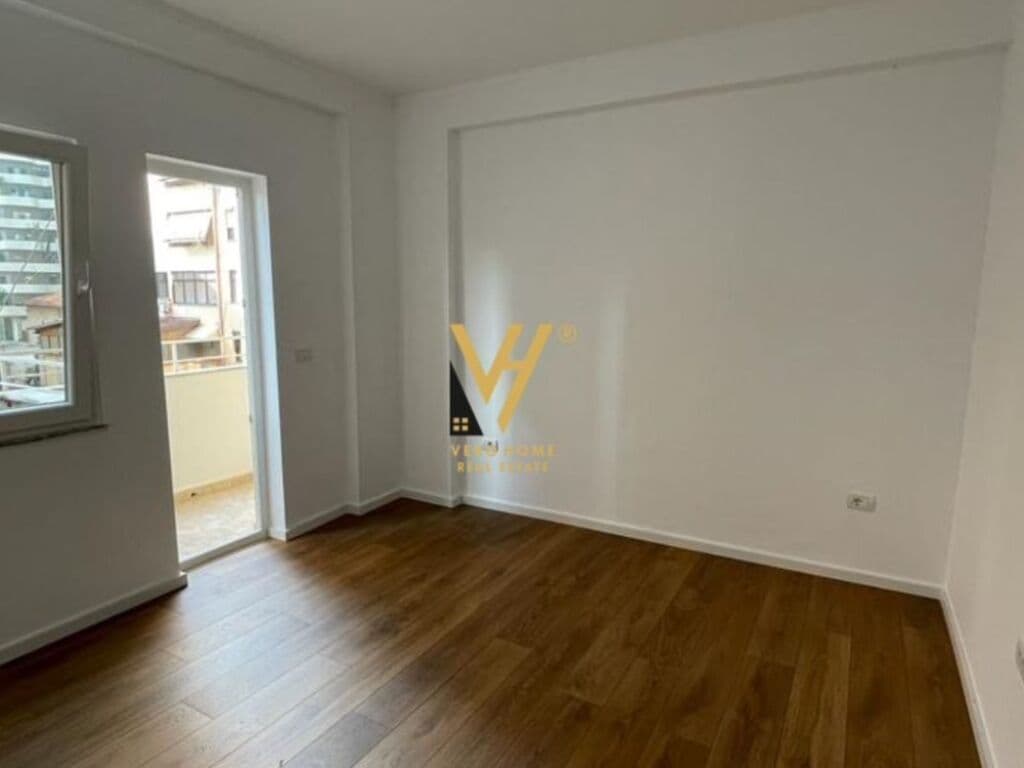 Shitet apartament 1+1 te Rruga e Elbasanit 62 m2 3