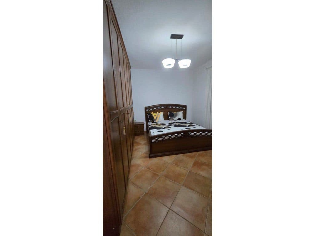 JEPET SHTEPI PRIVATE 3+1+3 ME QERA TE VILAT GJERMANE 70.000 LEKE 3