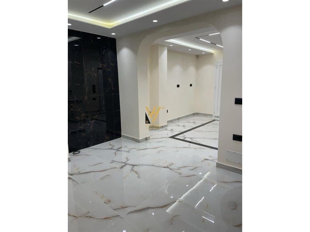 JEPET AMBIENT 80M2 ME QERA TE RRUGA E ELBASANIT 1.000 EURO