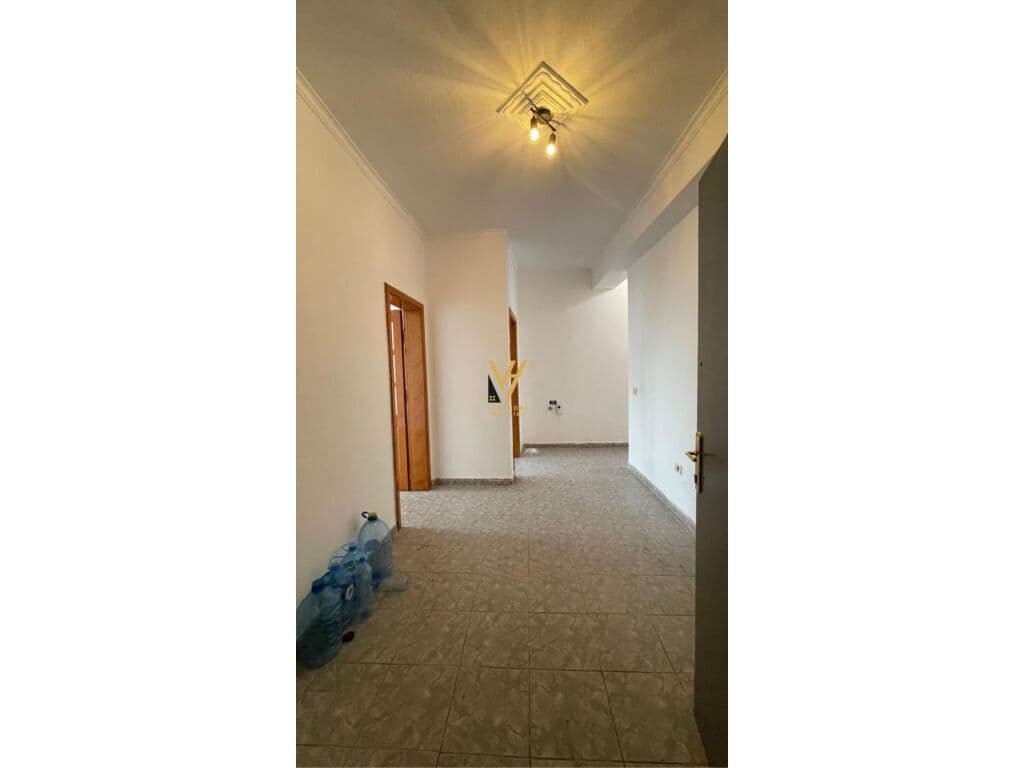 Shitet Apartament 2+1+ballkon te Rruga Bardhyl 88 m2 2