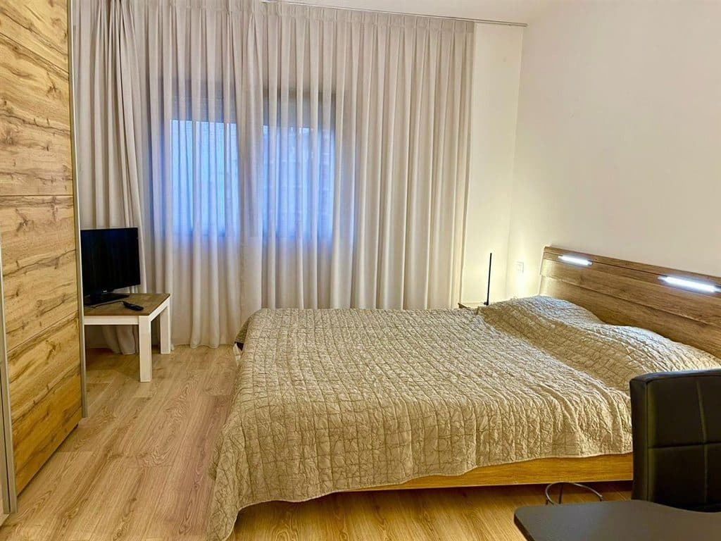 JEPET APARTAMENT 2+1+BLK ME QERA TE KOPSHTI BOTANIK 800 EURO 4