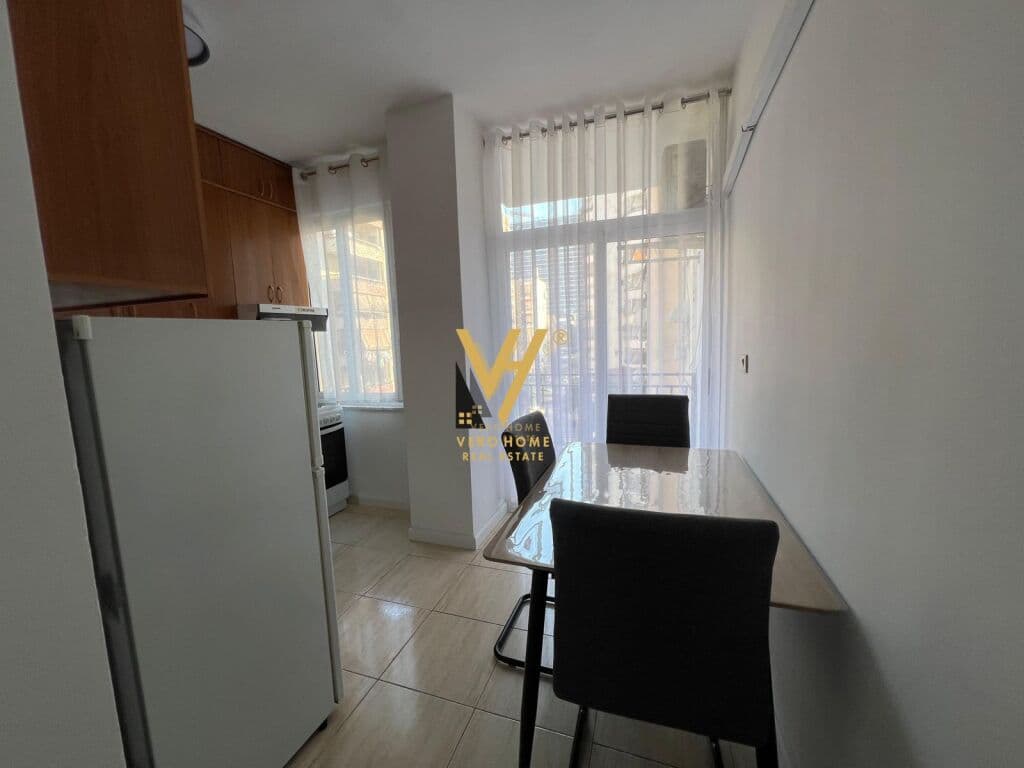JEPET APARTAMENT 1+1 ME QERA TE KOMUNA E PARISIT 660 EURO 4