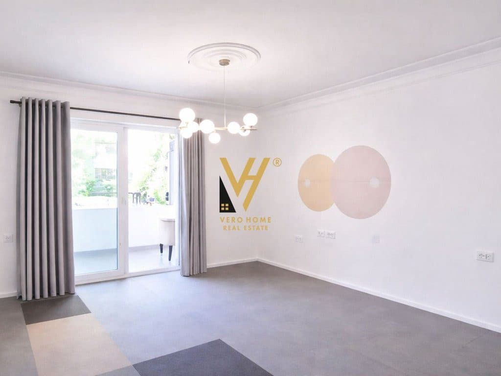 JEPET ZYRE 130 M2 ME QERA TE RRUGA E DURRESIT 2.000 EURO 1