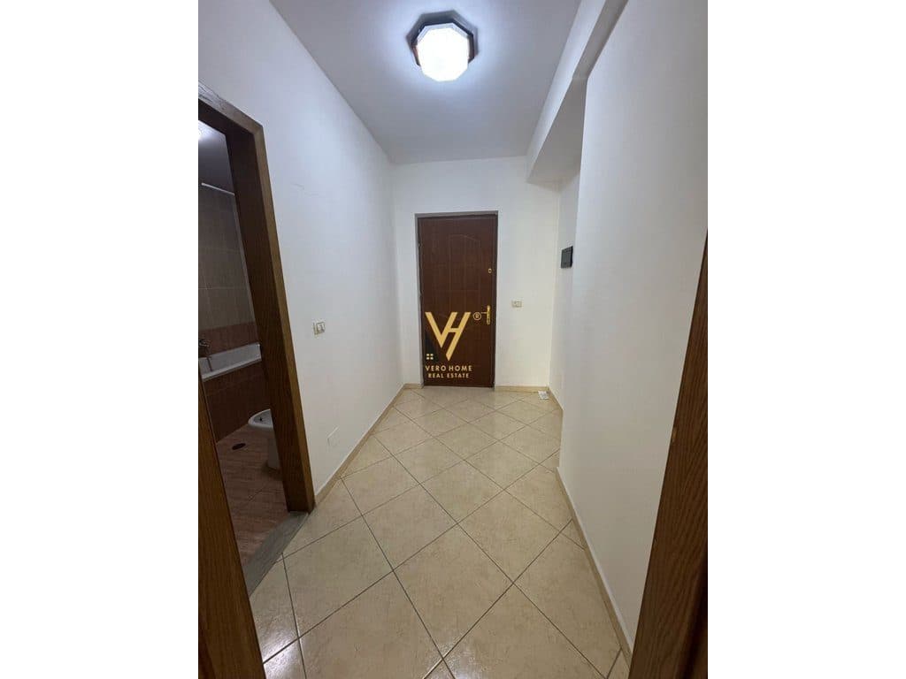 JEPET ZYRE 100 M2 ME QERA TE PAZARI I RI 45.000 LEKE 4