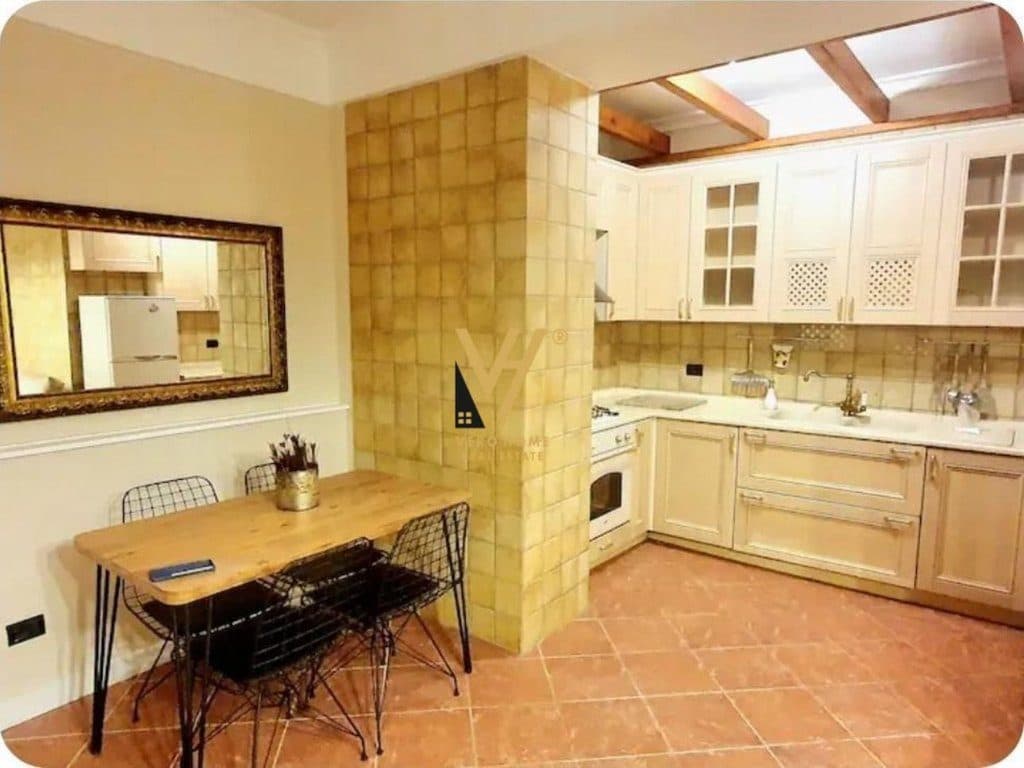 SHITET APARTAMENT 1+1 DHE GARSIONERE NE QENDER 315.000 EURO 2