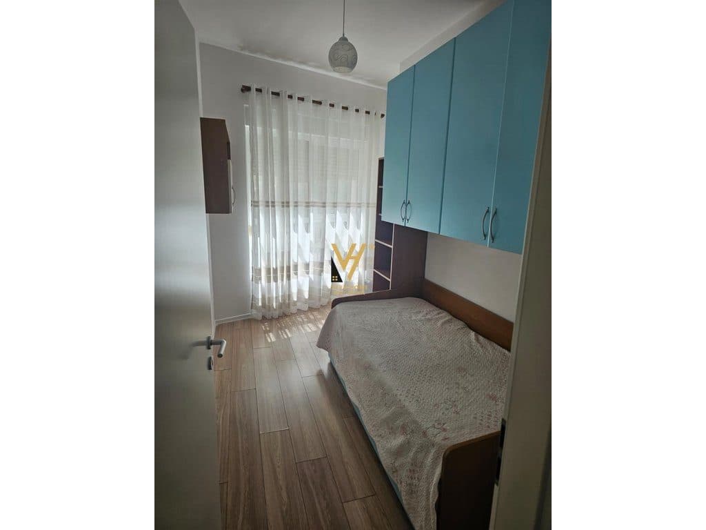 JEPET APARTAMENT 1+1 ME QERA TE ALI DEMI 55.000 LEKE 3