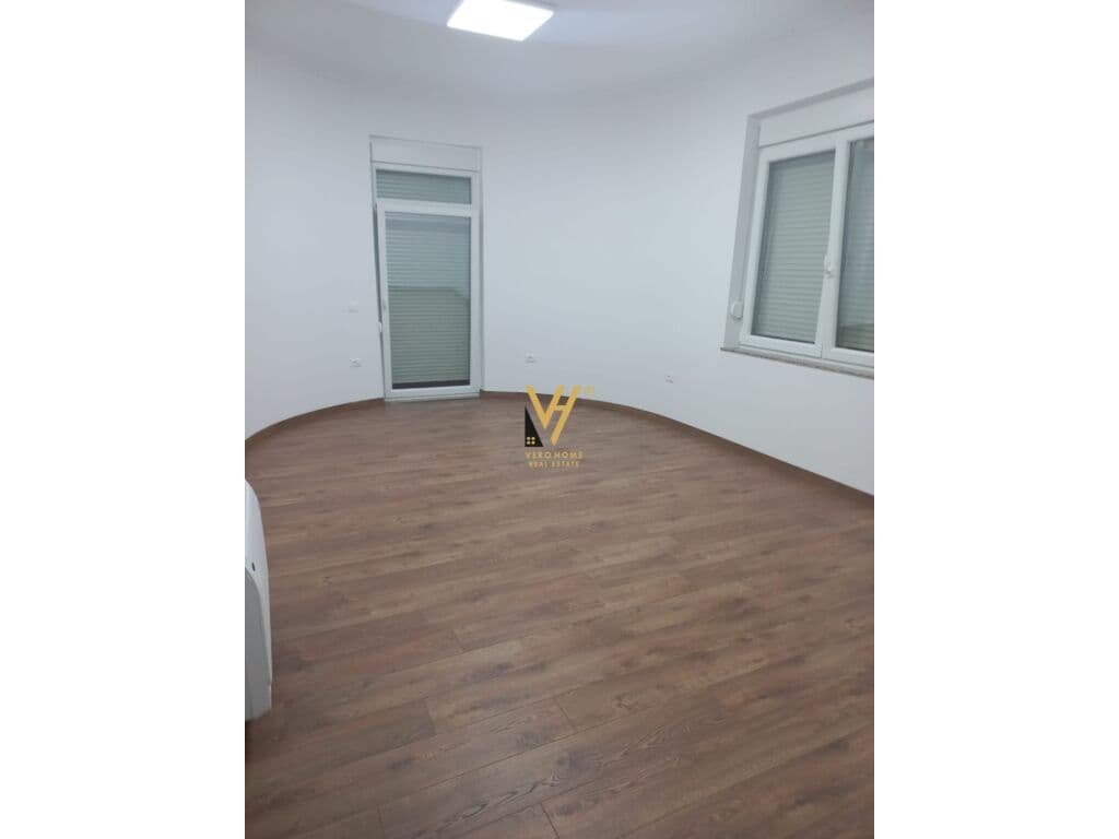 Jepet zyre me qera te Rruga e Durresit 200 m2