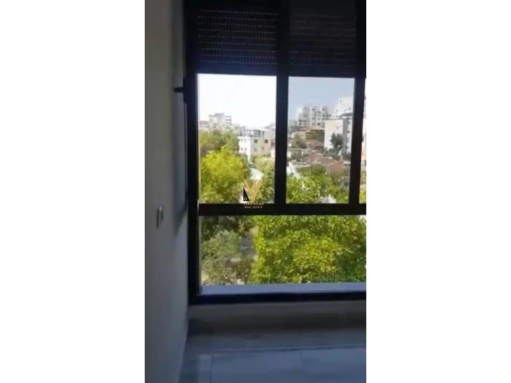 JEPET ZYRE 60 M2 ME QERA TE ALI DEMI 45.000 LEKE 3