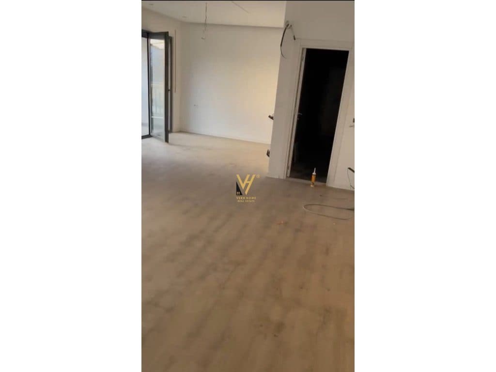 JEPET ZYRE 62 M2 ME QERA TE JORDAN MISJA 850 EURO
