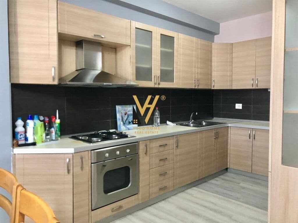 Jepet Apartament 2+1+ballkon me qera te Rruga e Kavajes 90 m2 4
