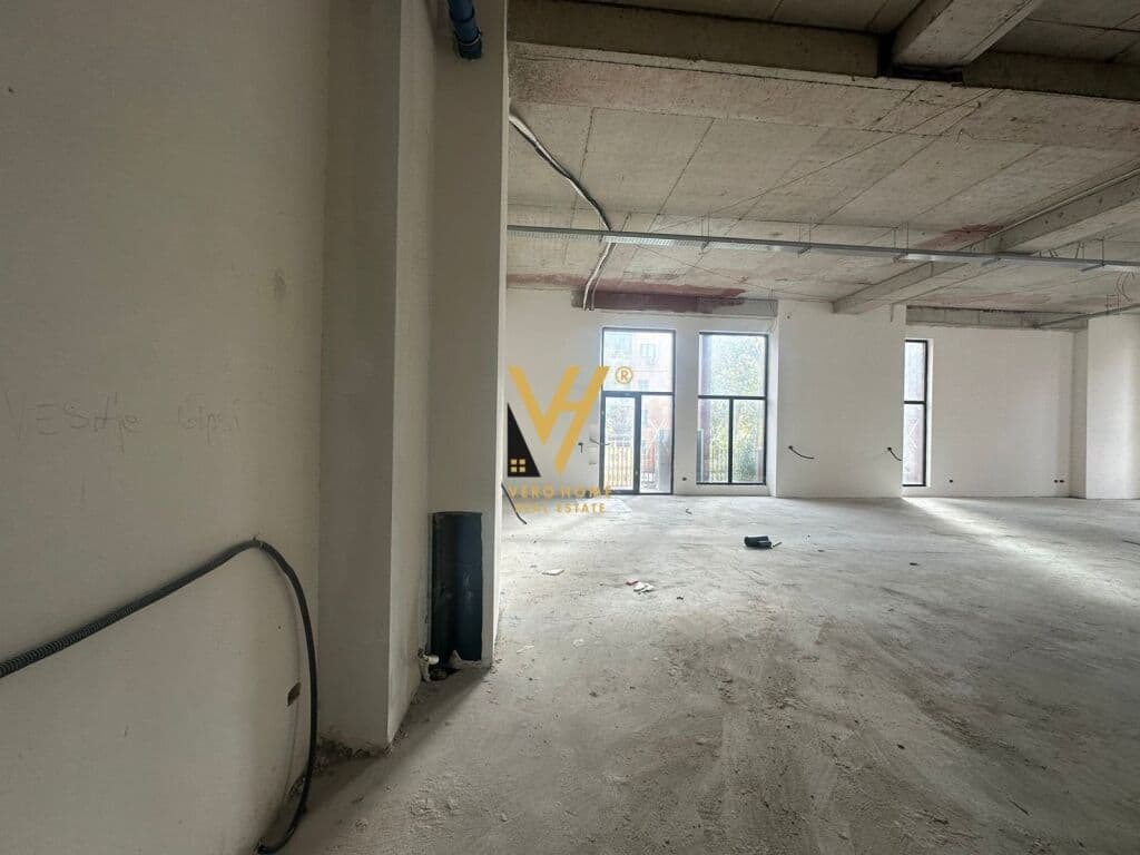 Jepet Ambient Biznesi me qera te Rruga e Kavajes 600 m2 4