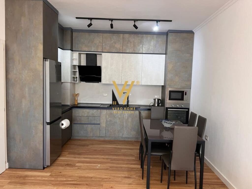 Jepet Apartament 2+1 me qera te Pazari i Ri 98 m2