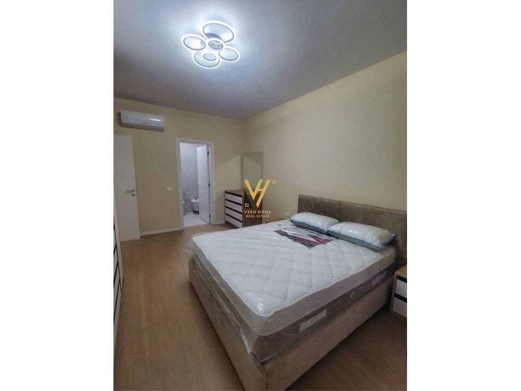 JEPET APARTAMENT 2+1+2+VERANDE ME QERA TE LIQENI I THATE 1.300 EURO 2
