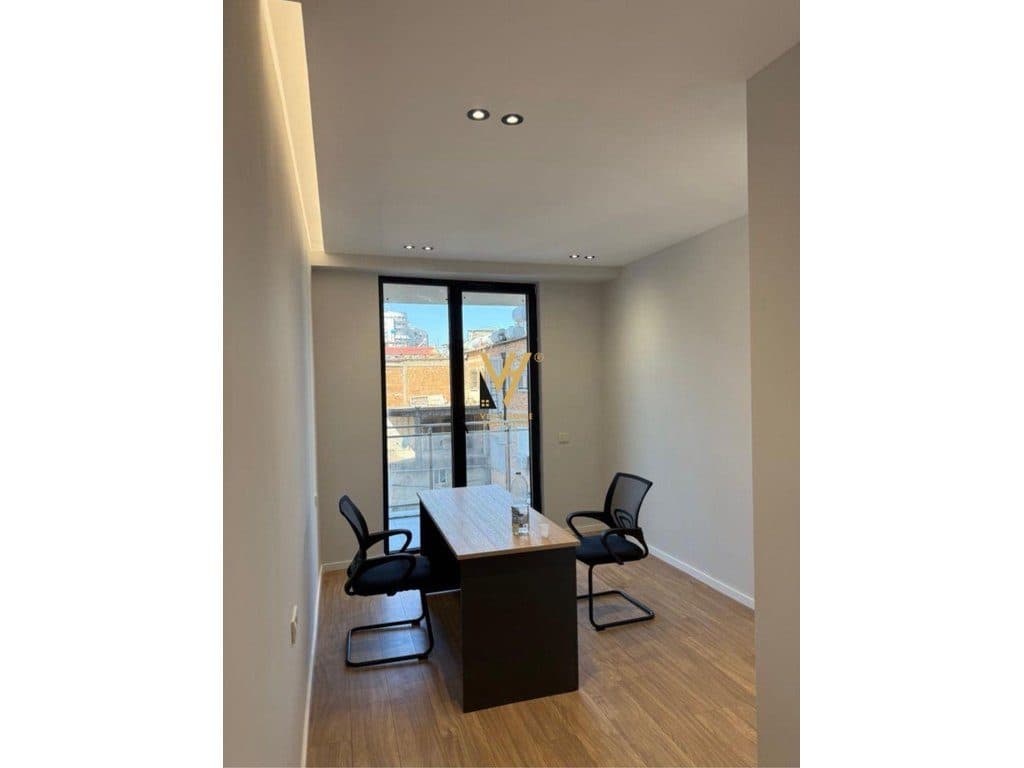 JEPET ZYRE 70 M2 ME QERA TE MINE PEZA 700 EURO 1
