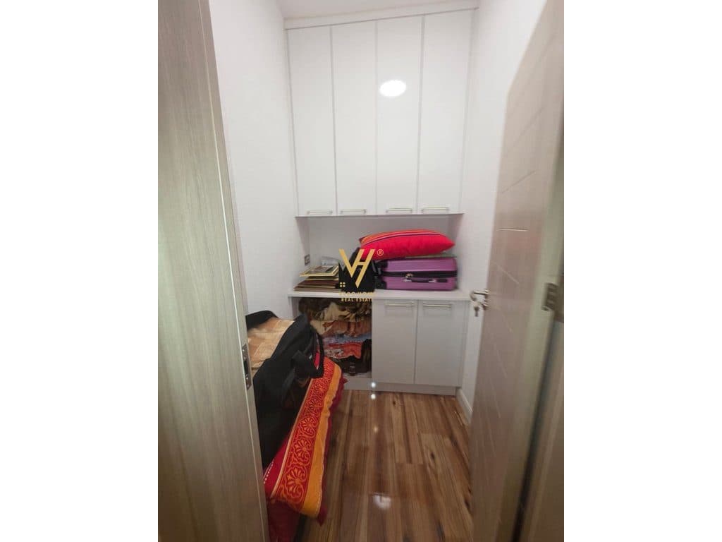 SHITET APARTAMENT + PAPAFINGO NE BAJRAM CURR, TROPOJE 100.000 EURO 4