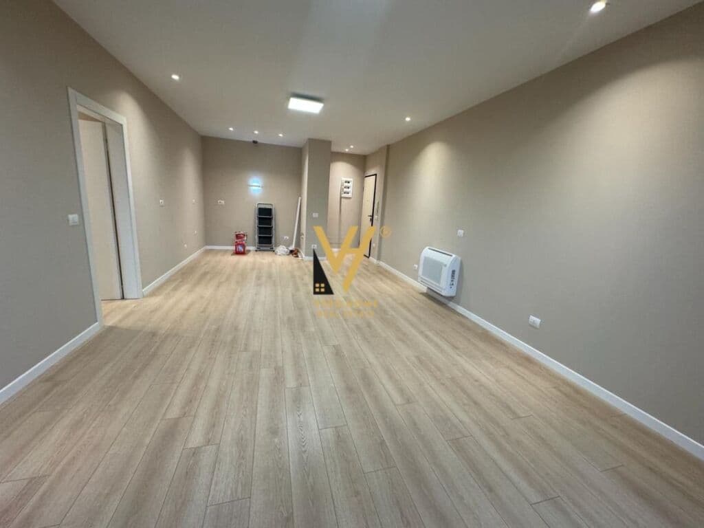 Jepet Zyre me qera te Kompleksi Garden Building , Rruga e Kavajes 165 m2 4