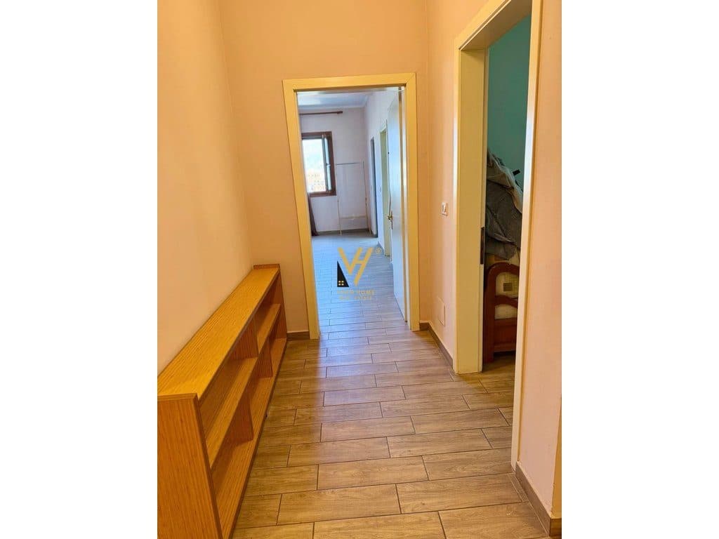 JEPET APARTAMENT 2+1+2+BLK ME QERA TE 21 DHJETORI 70.000 LEKE 4
