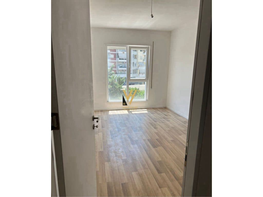 JEPET ZYRE 122 M2 ME QIRA TE BLV “MIGJENI”, ASTIR 600 EURO 2