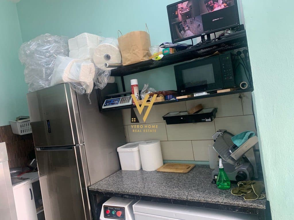 SHITET BIZNES PIZZERI TE RR.BARRIKADAVE, QENDER 14.000 EURO 2