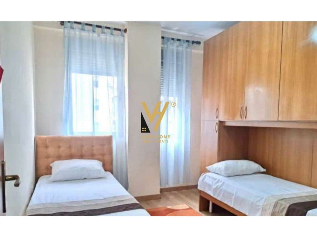 JEPET APARTAMENT 2+1+2 BLK ME QERA TEK CONDOR CENTER 700 EURO 4
