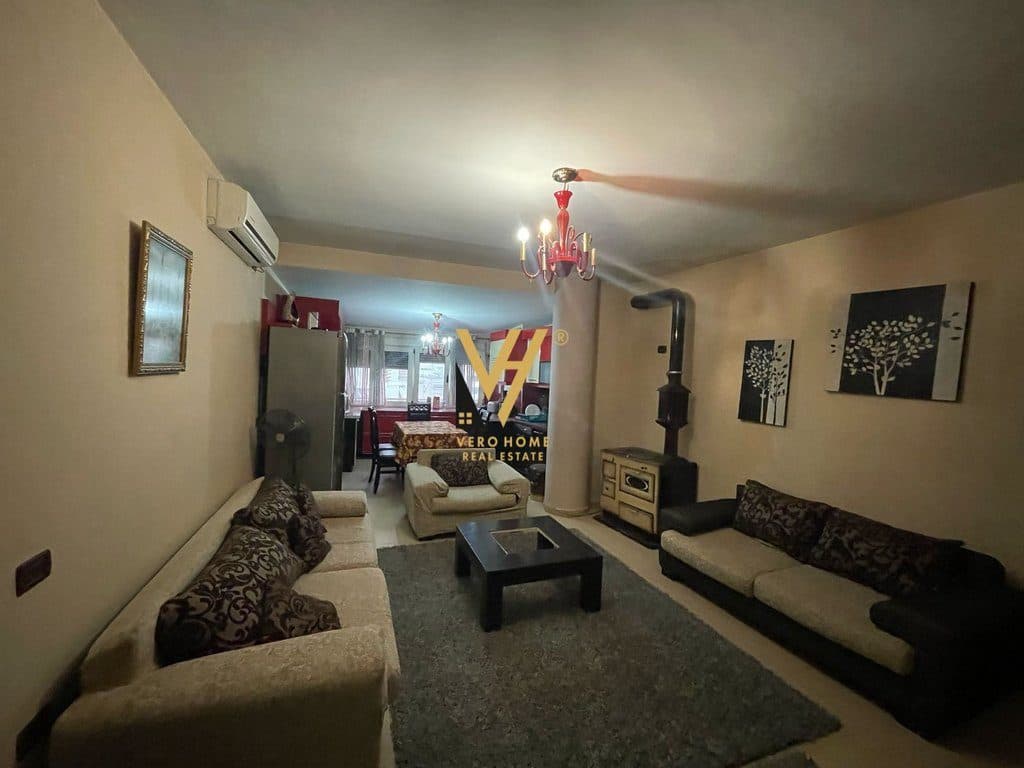 JEPET APARTAMENT 3+1+BLK ME QERA TE ALI DEMI 750 EURO