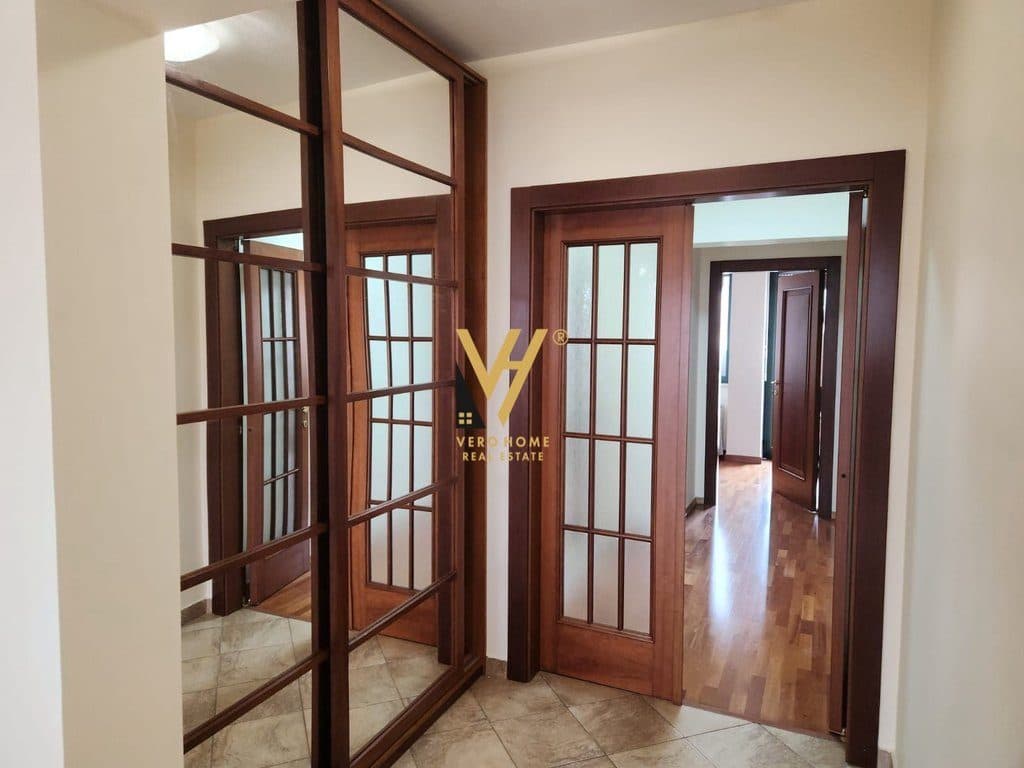 JEPET APARTAMENT 2+1+BLK ME QERA TEK ISH GARDA 1.500 EURO 4