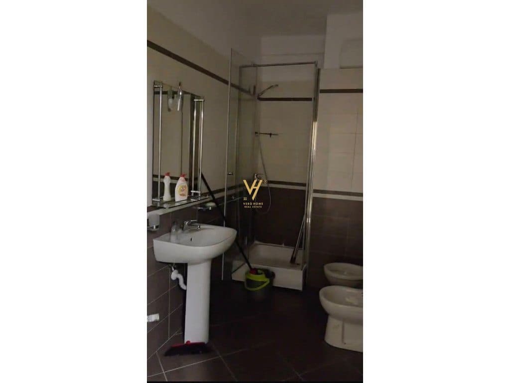 JEPET APARTAMENT 2+1+2+BLK ME QIRA TE RRUGA E KOSOVAREVE 1.200 EURO 4