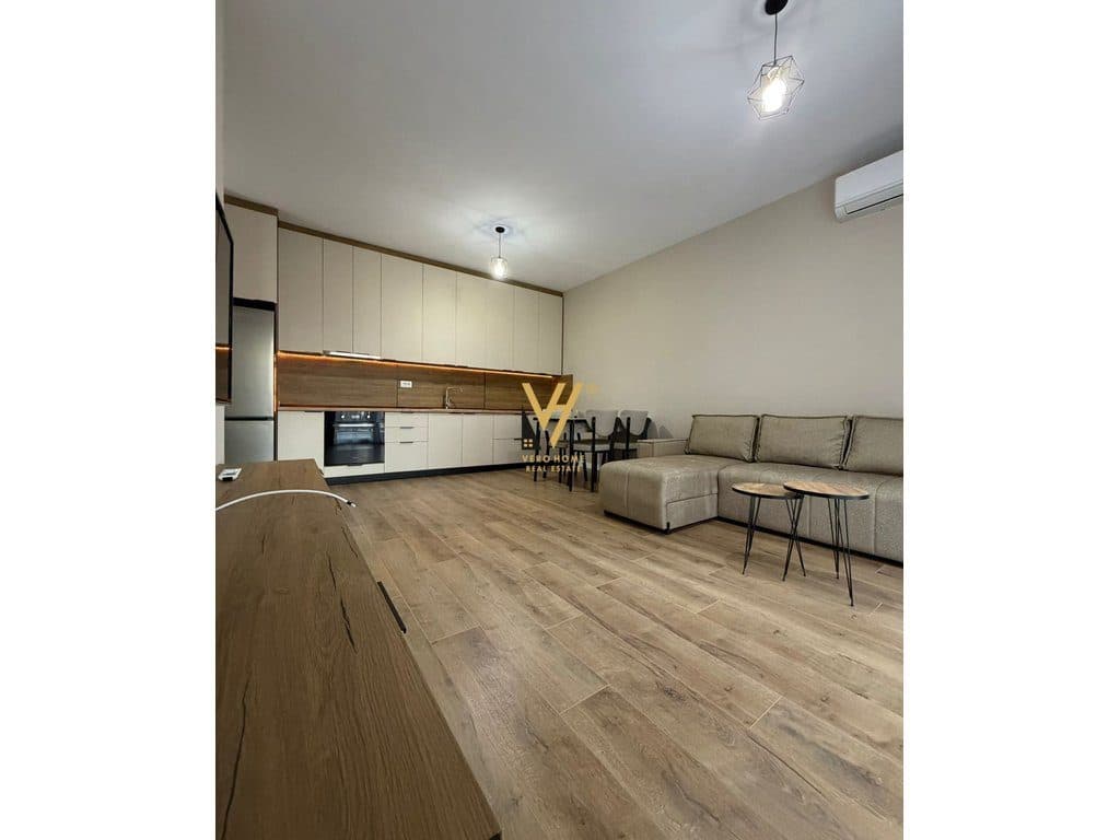 JEPET APARTAMENT 1+1+BLK ME QERA TE UNIVERS CITY 42.000 LEKE 2