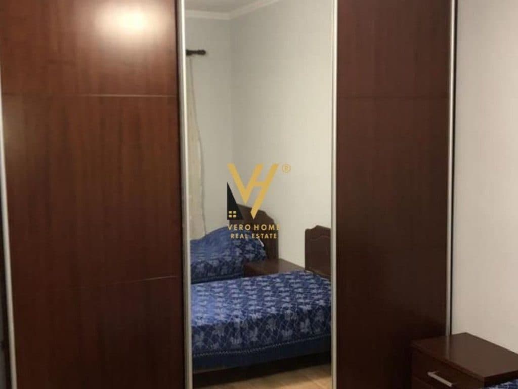 JEPET APARTAMENT 1+1 ME QERA TE MYSLYM SHYRI 63.000 LEKE 4