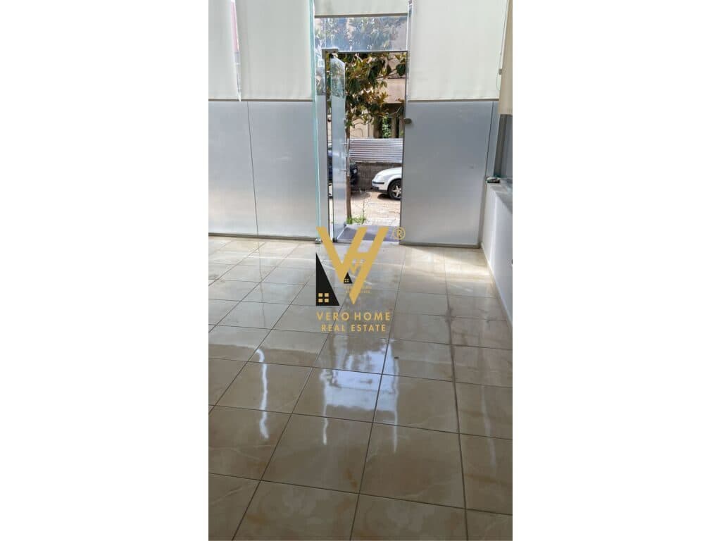 JEPET DYQAN 30 M2 ME QERA NE ASTIR 300 EURO