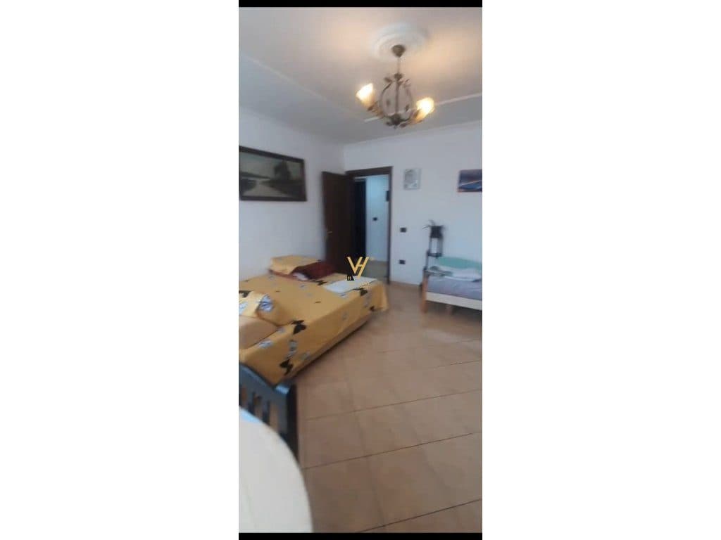 JEPET APARTAMENT 1+1+BLK ME QERA TE BRRYLI 55.000 LEKE 2