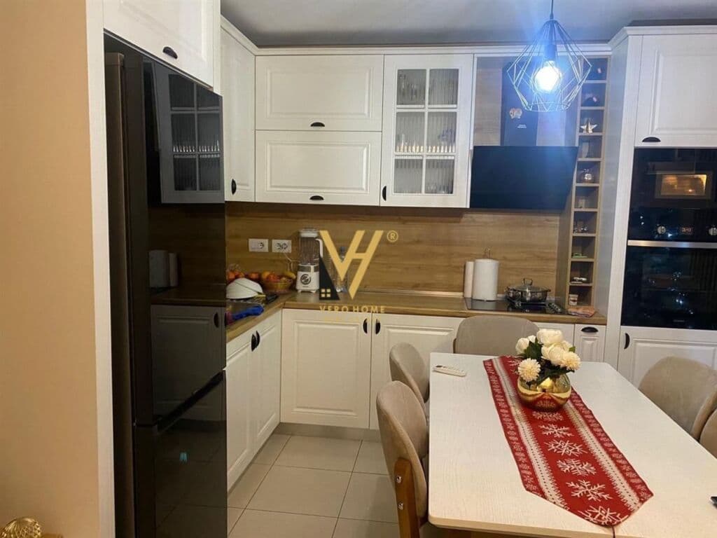 Shitet Apartament 2+1+ballkon te Xhamlliku 85 m2 4