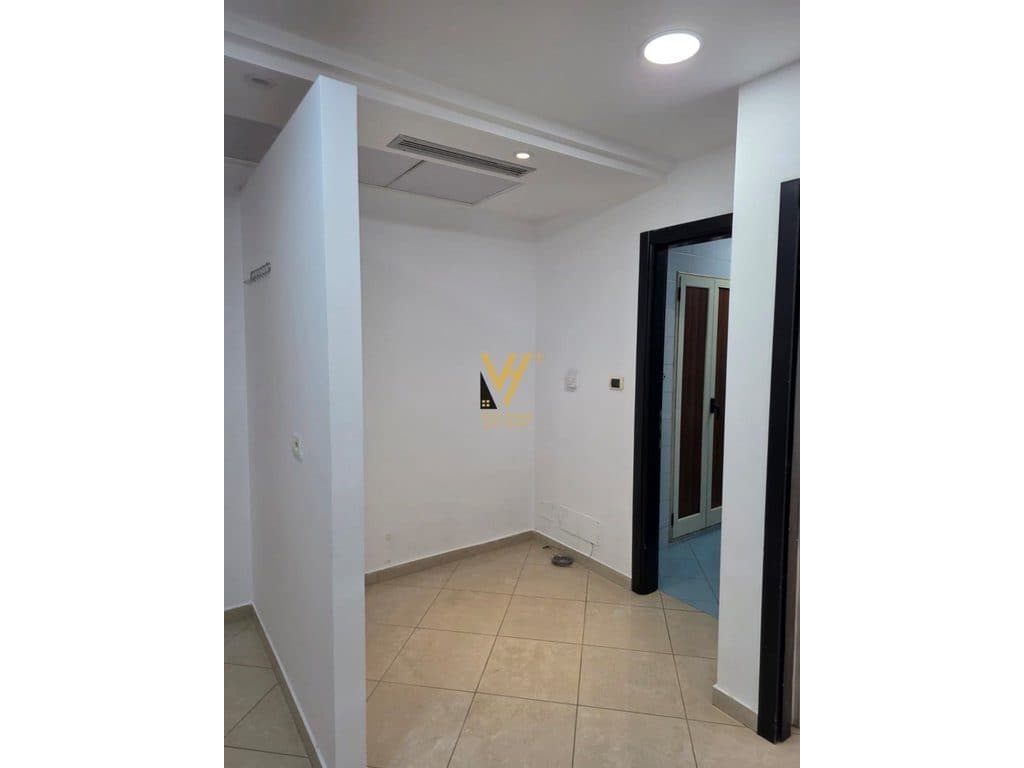 JEPET ZYRE 167 M2 ME QERA TE PIRAMIDA 2.500 EURO 3