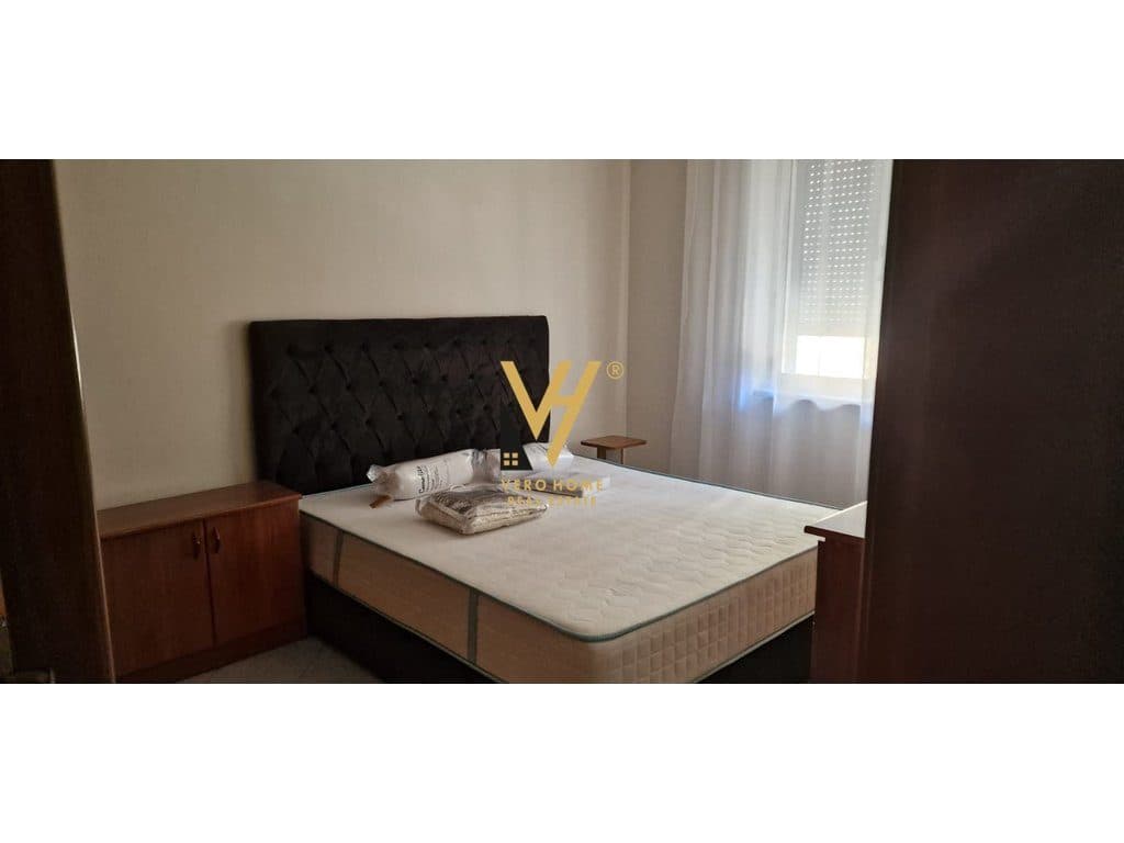 JEPET APARTAMENT 2+1 ME QERA TE 21 DHJETORI 65.000 LEKE 3
