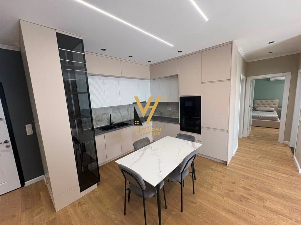 JEPET APARTAMENT 2+1+2+2BLK ME QIRA REZ.LAKELAND,FARKE 900 EURO 3