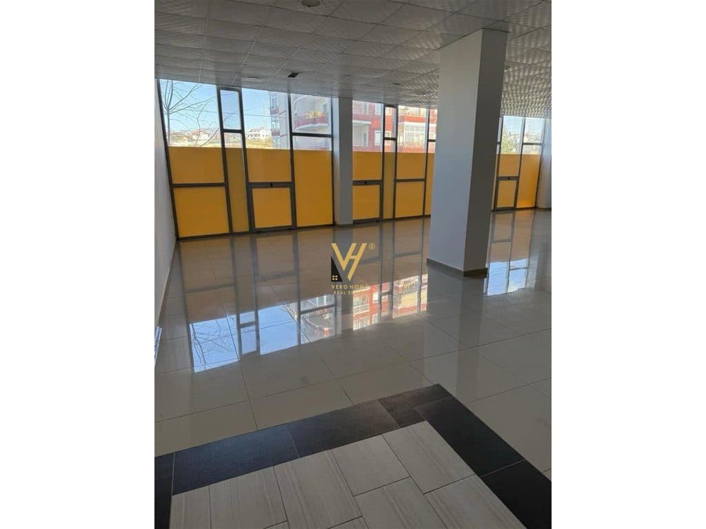 JEPET AMBIENT 180 M2 ME QERA NE PASKUQAN 700 EURO 3