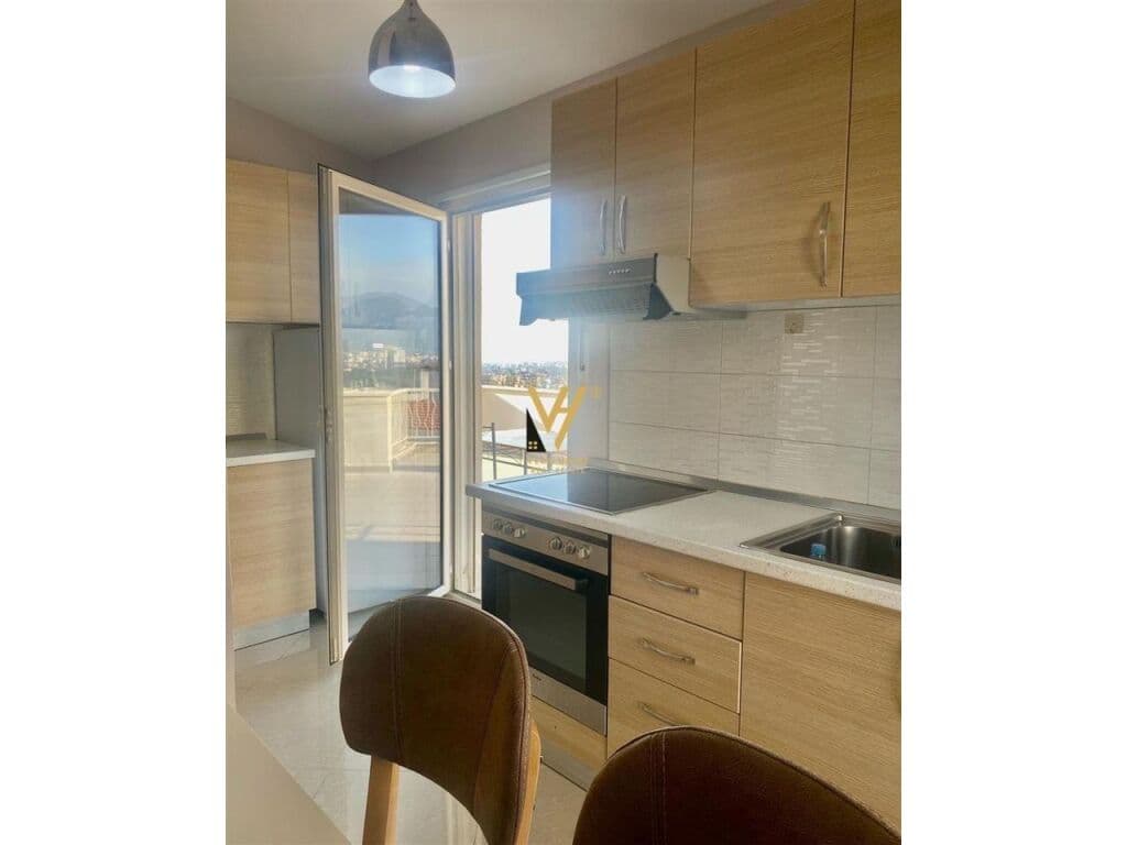 Jepet Apartament 2+1+verande me qera te Kopshti Zoologjik 200 m2 2