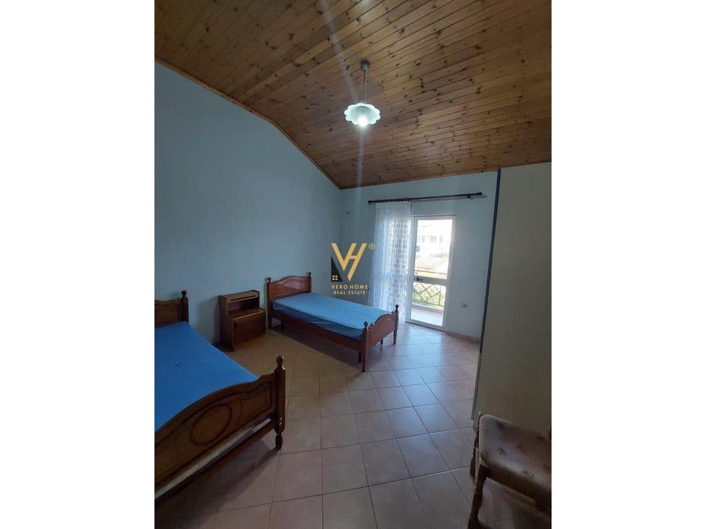 JEPET APARTAMENT 2+1+BLK ME QERA TE TREGU ELEKTRIK 45.000 LEKE 3
