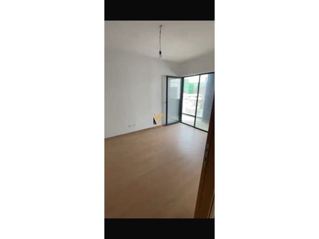 JEPET AMBIENT 117 M2 ME QIRA TE 5 MAJI 500 EURO