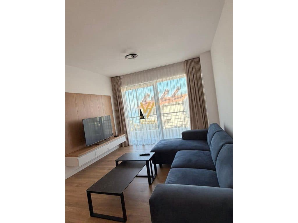 JEPET APARTAMENT 2+1+2+BLK ME QERA NE VLORE 1.500 EURO