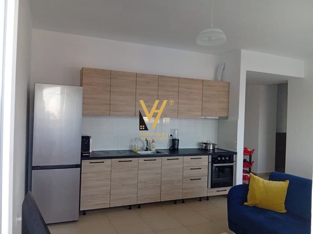 JEPET APARTAMENT 2+1+BLK ME QERA NE MISTO MAME 75.000 LEKE 2